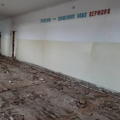 Жители уральской деревни возмущены «ремонтом» школы, которая все лето стоит без крыши