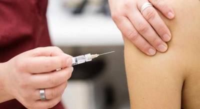Во Львовской области более 60% педагогов получили первую прививку от COVID