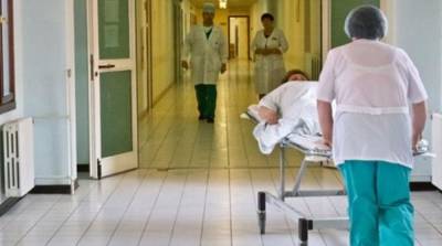 Врачи одной из больниц во Львовской области объявили голодовку
