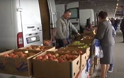 600-700 грн/кг: на украинских рынках людям продают "золотые" ягоды, и это не предел