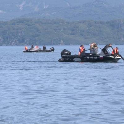 Упавший в Курильское озеро Ми-8 обнаружен на дне на глубине 111 метров