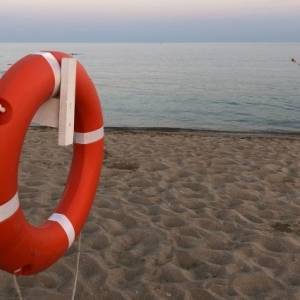 В Азовском море едва не утонули два человека