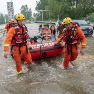 В пяти городах Китая объявлен красный уровень опасности из-за наводнений