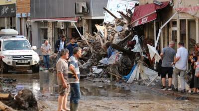 Число жертв наводнений в Турции приблизилось к 30