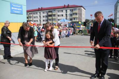 В детском саду №8 Корсакова завершили ремонт игровых площадок
