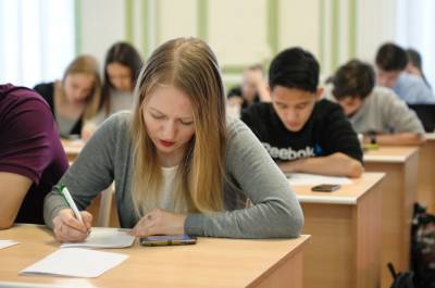 В Беларуси планируют совместить ЦТ и выпускные экзамены