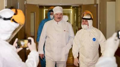 Лукашенко: Белорусская вакцина будет против любого штамма коронавируса
