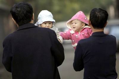 В КНР в закон о планировании семьи будут внесены поправки касательно третьего ребенка