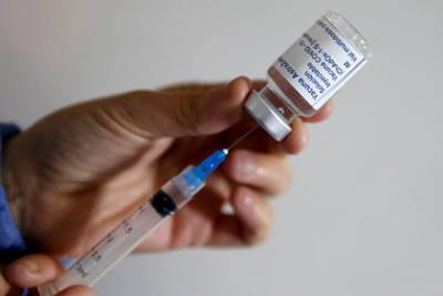 Украина купит у Польши вакцины от коронавируса с истекающим сроком годности