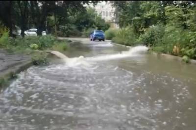 Побережье Кубани продолжает заливать дождём