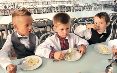 Украинские школьники потребляют сахара втрое больше нормы