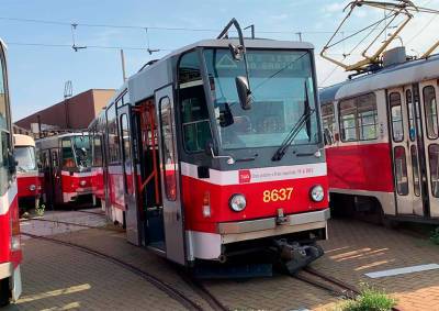 Прага выставила на продажу старые трамваи и автобусы