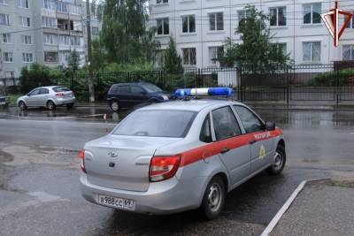 В Тверской области мужчина украл телефон с витрины и пошел веселиться