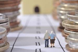 Украинцев хотят обязать платить 4% от зарплаты на накопительную пенсию