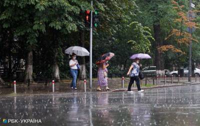 Атмосферный фронт несет в Украину новую волну дождей и похолодания: названа дата