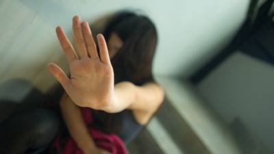 Бывший зек изнасиловал 13-летнюю школьницу, которую держал в заложниках