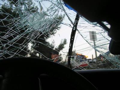 В Москве легковушка на «встречке» протаранила два автомобиля: двое пострадали