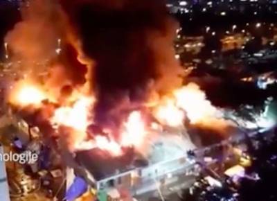 В Европе за ночь сгорел крупнейший рынок китайских товаров(фото)