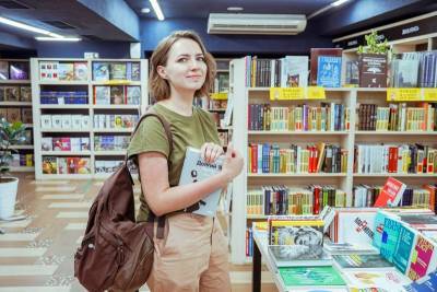 Дружить томами: как жительница Воронежа популяризирует чтение через книжные обмены