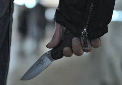 Арестован дебошир, напавший с ножом на беременную жену и дочь