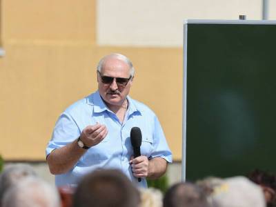 "Россия смотрит на это как на свое". Лукашенко считает, что РФ расценит нападение на Беларусь, как на себя