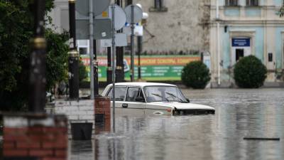 Оккупированный Крым залили дожди: в Керчи начали эвакуировать людей