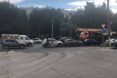 В ДТП с участием 4 автомобилей на Московском шоссе в Рязани пострадали люди