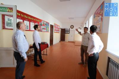 В Хасавюрте проверили готовность школ и детских садов к новому учебному году