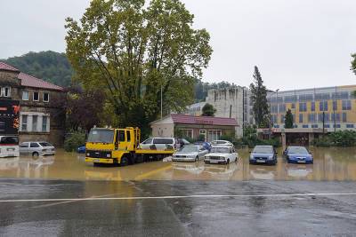 Жителей Сочи призвали готовиться к эвакуации из-за подтоплений