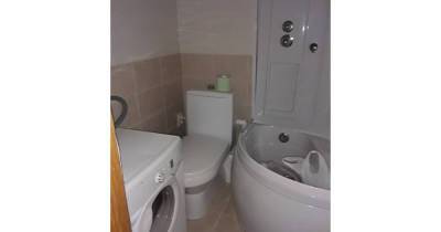 Россиянина заставили демонтировать туалеты в квартире