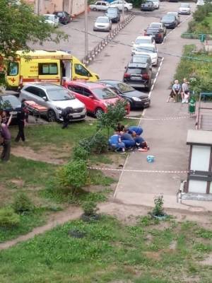 Безработный экс-студент выпал из окна на ул. Чехова, его не спасли