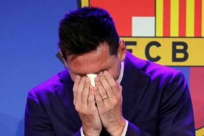 Салфетку, которой Месси утирал слезы на прощальной пресс-конференции в Барселоне, продают за $1 млн