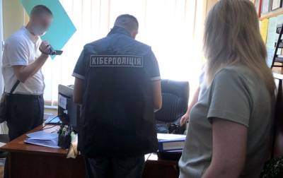 В Киеве преподаватель ВУЗа провернула аферу на 600 тыс. грн