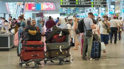 Почти 30 рейсов отменили и задержали в аэропортах Москвы - vm.ru - Москва - Россия - Молдавия - Доминиканская Республика - Бахрейн