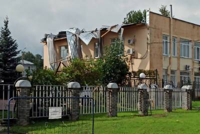 В Гороховце Владимирской области ураганом снесло крышу со здания Пенсионного фонда