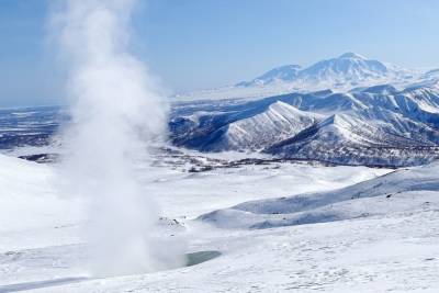 На Камчатке вулкан Шивелуч выбросил газовый столб