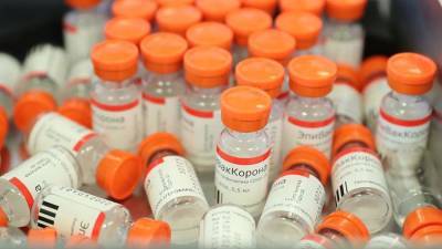 В «Векторе» заявили о безопасности вакцины «ЭпиВакКорона»