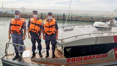 Двух ростовчанок унесло в открытое море на отдыхе в Крыму