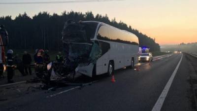 Переполненный автобус столкнулся с грузовиком во Владимирской области