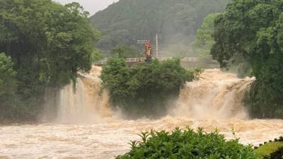 Пять миллионов человек срочно эвакуируют из-за наводнения в Японии