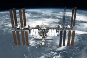 Россия обвинила НАСА, что дырку на "Союзе" просверлил астронавт