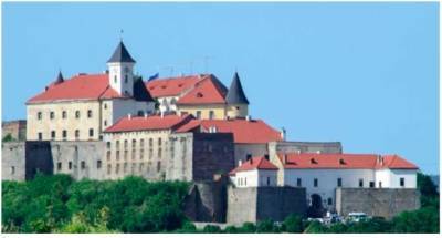Закарпатский замок "Паланок" внесут в Госреестр памятников Украины