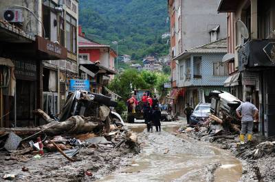 Проливные дожди затопили черноморское побережье Турции