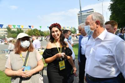 В пятницу, 13-го губернатор Радаев обошёл в Саратове выставку, цирк и набережную