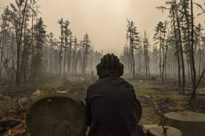 Юрий Трутнев поручил Роскосмосу подготовить данные о площади лесных пожаров в Якутии
