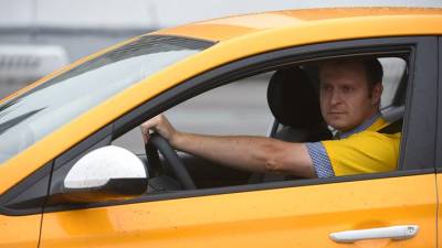 Около 80 тысяч московских таксистов зарегистрированы в системе, отслеживающей их работу
