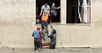От наводнений на севере Турции погибли уже 40 человек (ФОТО, ВИДЕО)