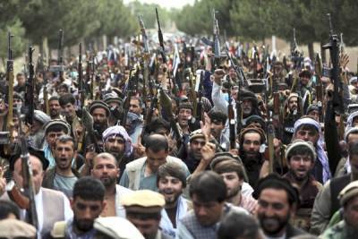 Президент Афганистана пообещал вернуть стабильность наполовину захваченному талибами* государству