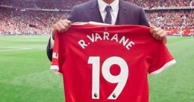 Варан официально представлен в качестве игрока «Манчестер Юнайтед»