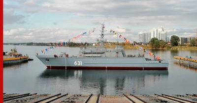 ВМФ России получит новый тральщик и судно снабжения